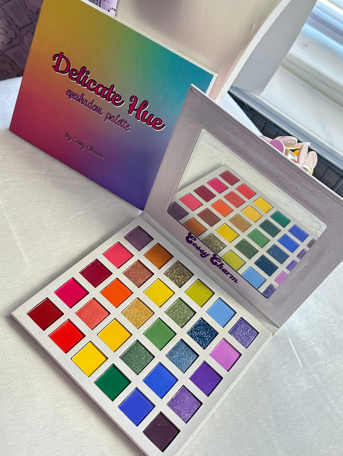 Delicate Hue Eyeshadow Palette